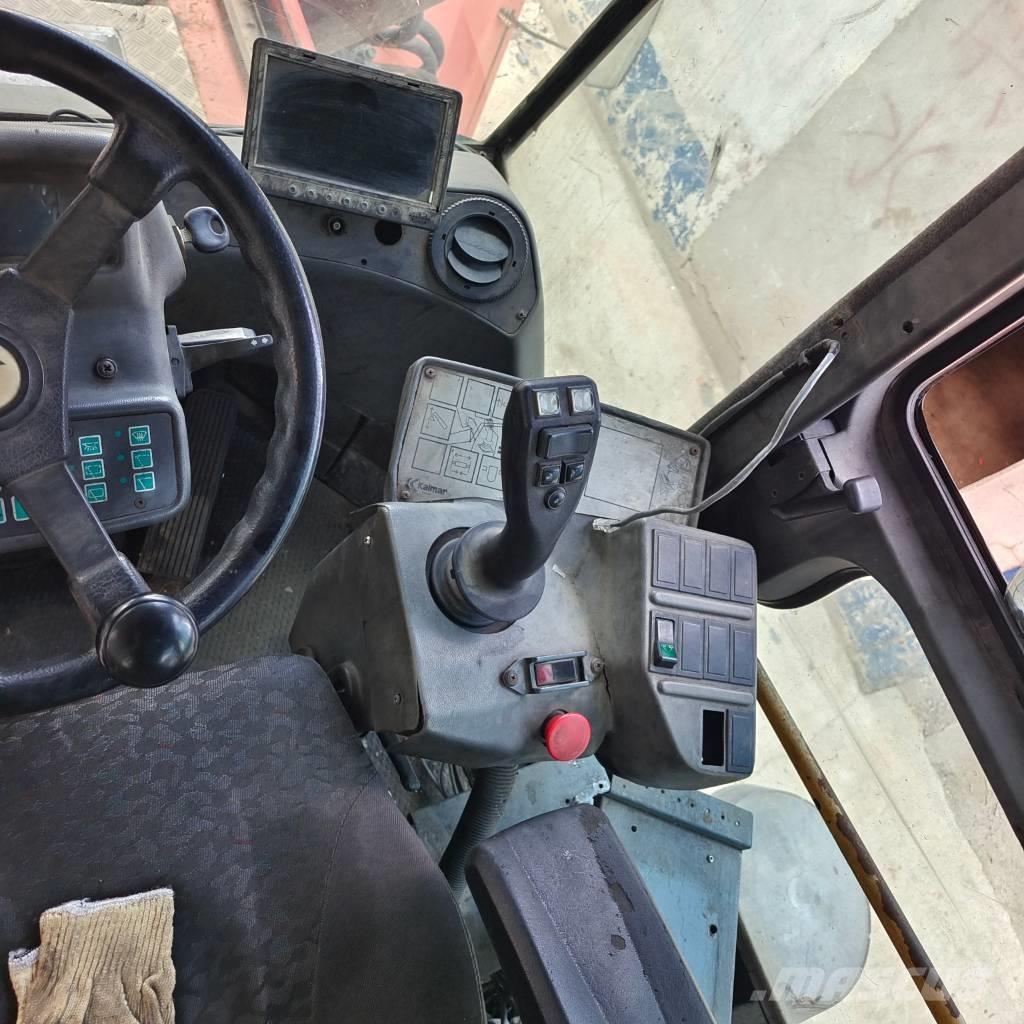 Kalmar DRD 450 前伸型堆積機