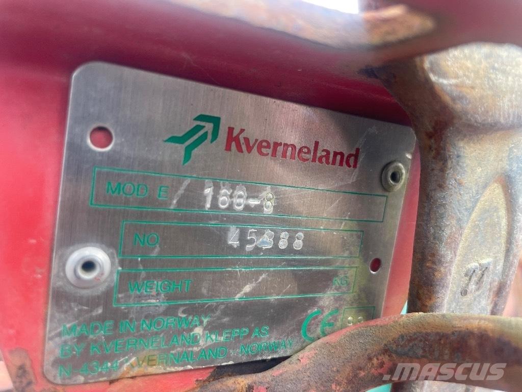 Kverneland E 160-8 雙向犁