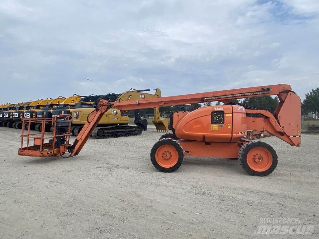 JLG 600AJ 曲臂高空作業車