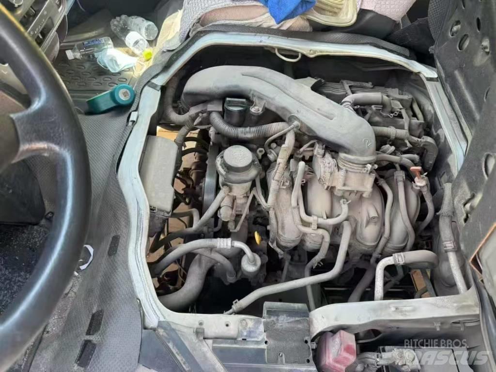 Toyota Hiace 迷你巴士