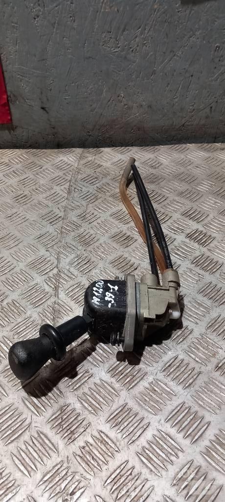 MAN TGA    81523156185 駕駛室與內部