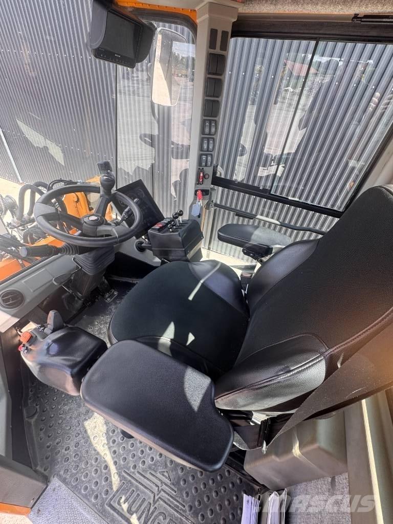 Ljungby L 11 輪胎式裝載機