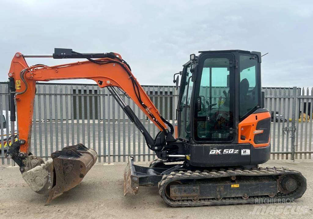 Doosan DX50Z-7 小型挖土機/掘鑿機<7t(小型挖掘機)