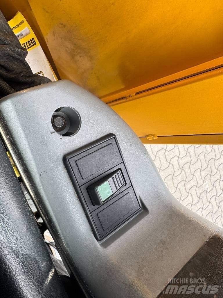 Volvo ECR 28 小型挖土機/掘鑿機<7t(小型挖掘機)