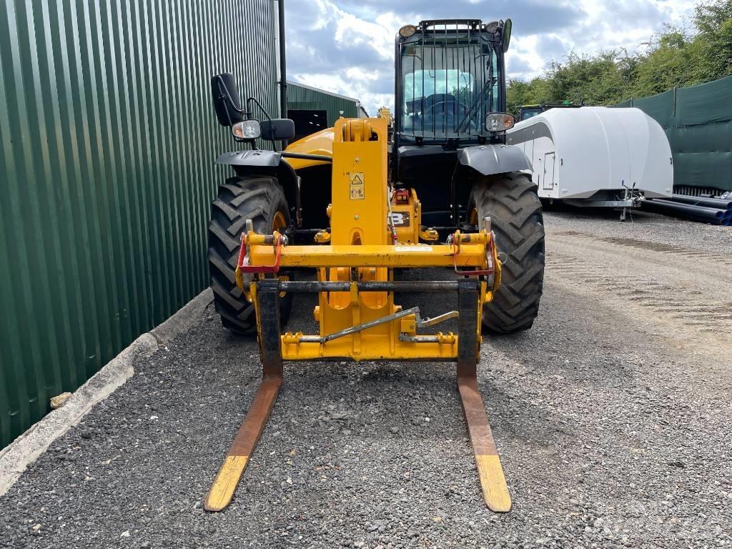 JCB 541-70 伸縮臂操作車