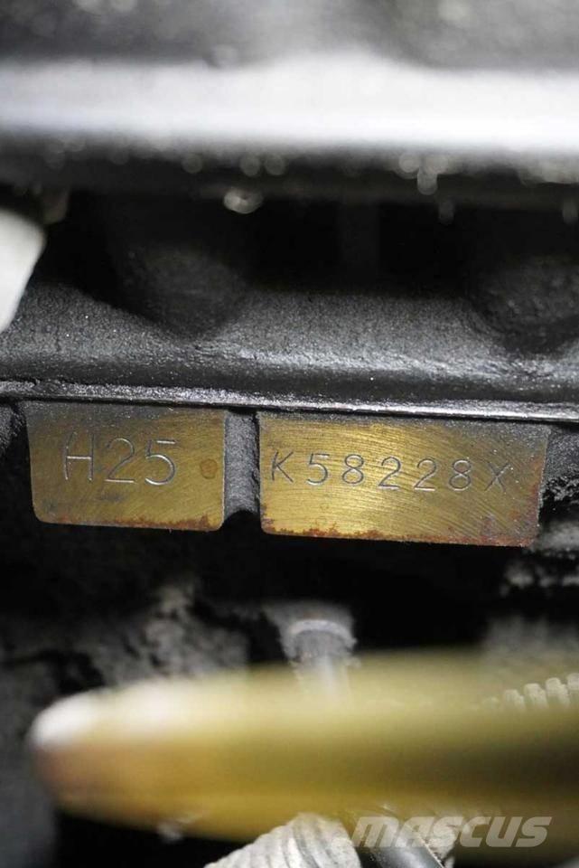 Nissan UGD02 A 32 PQ 液化石油氣LPG卡車