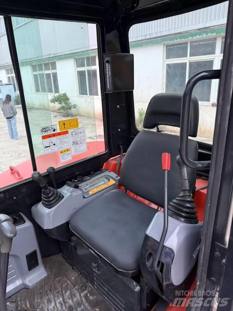 Kubota KX163 小型挖土機/掘鑿機<7t(小型挖掘機)
