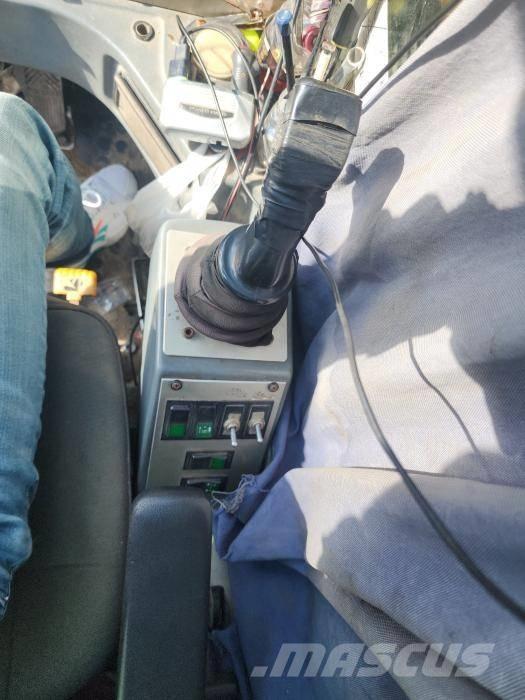 Demag AC 100 全路面起重機/吊車