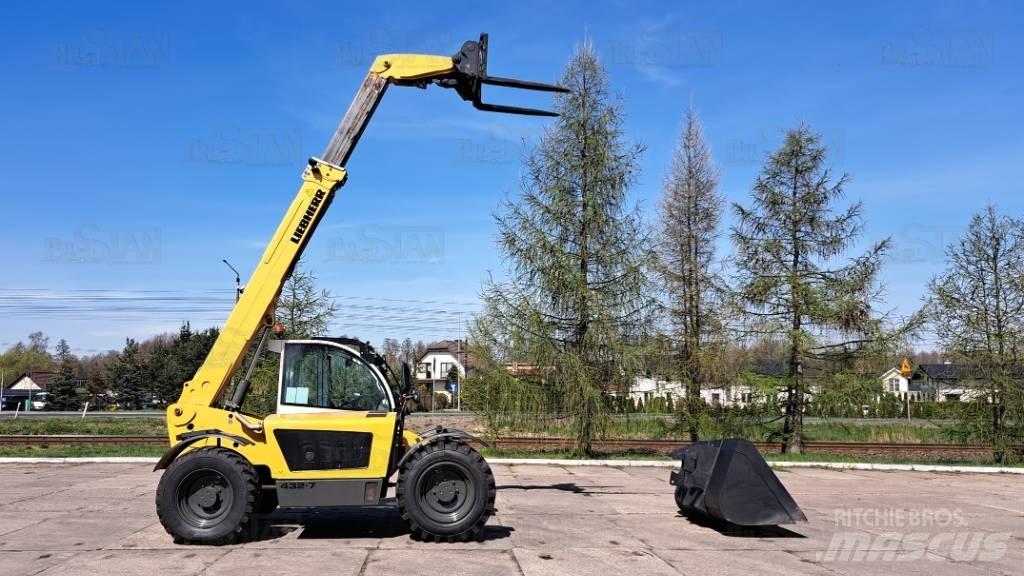Liebherr TL 432-7 伸縮臂操作車