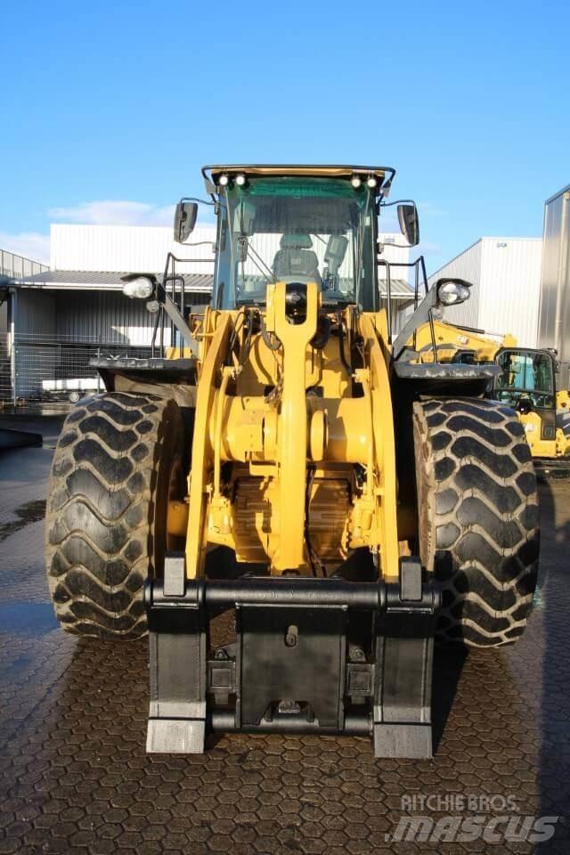 CAT 966M 輪胎式裝載機