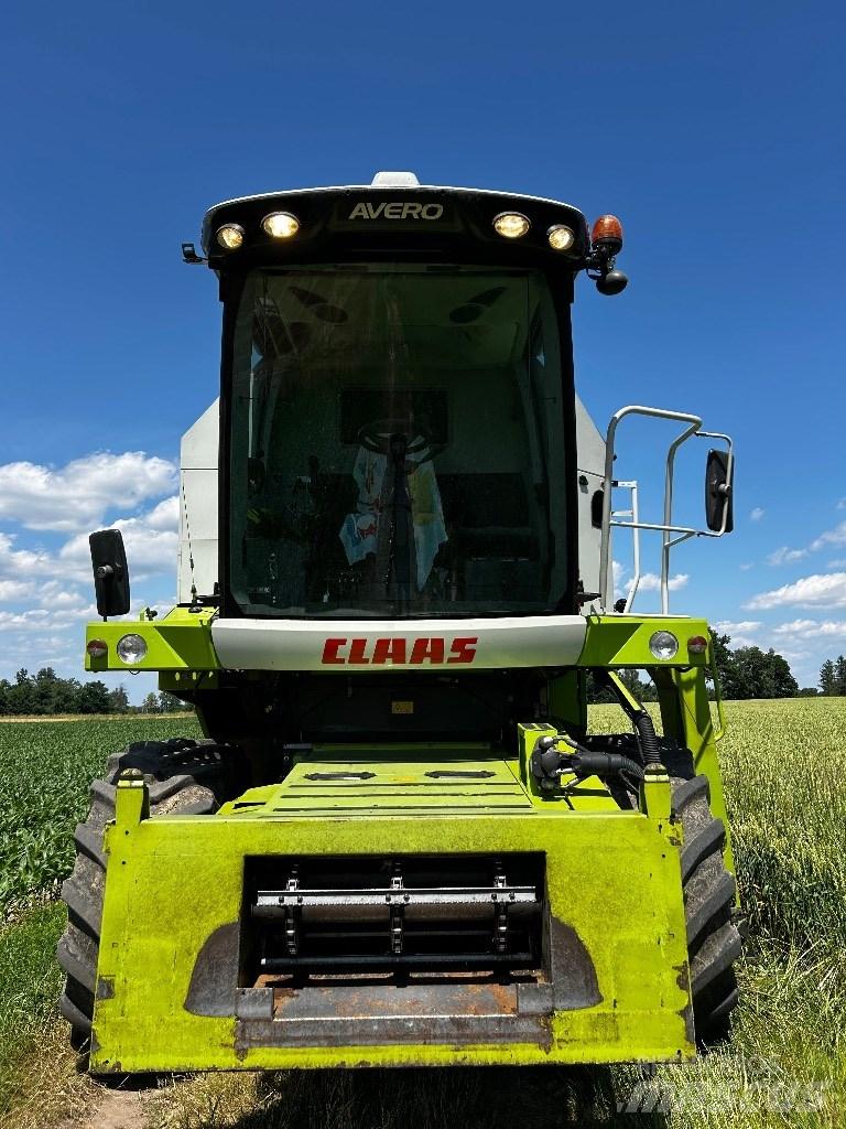 CLAAS Avero 240 聯合收穫機