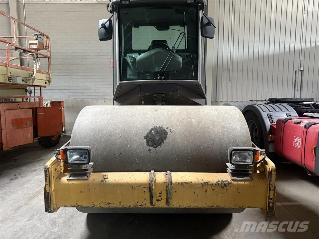 Volvo SD77 單輪滾壓機