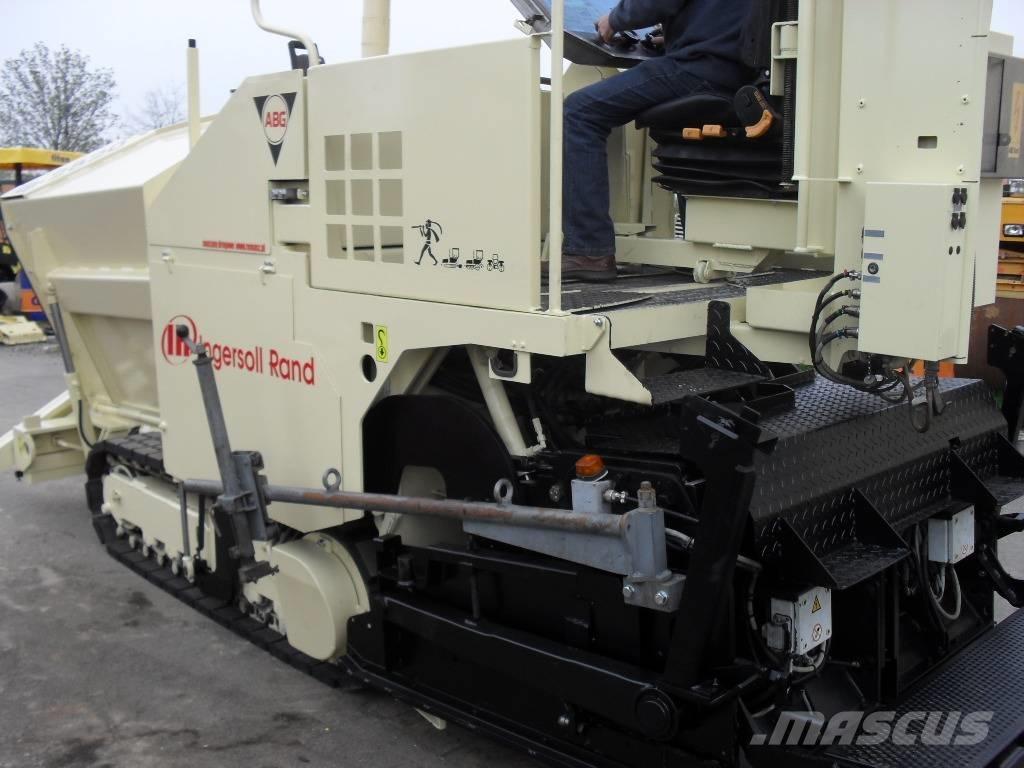 ABG Titan 2820 瀝青攤舖機/鋪路機