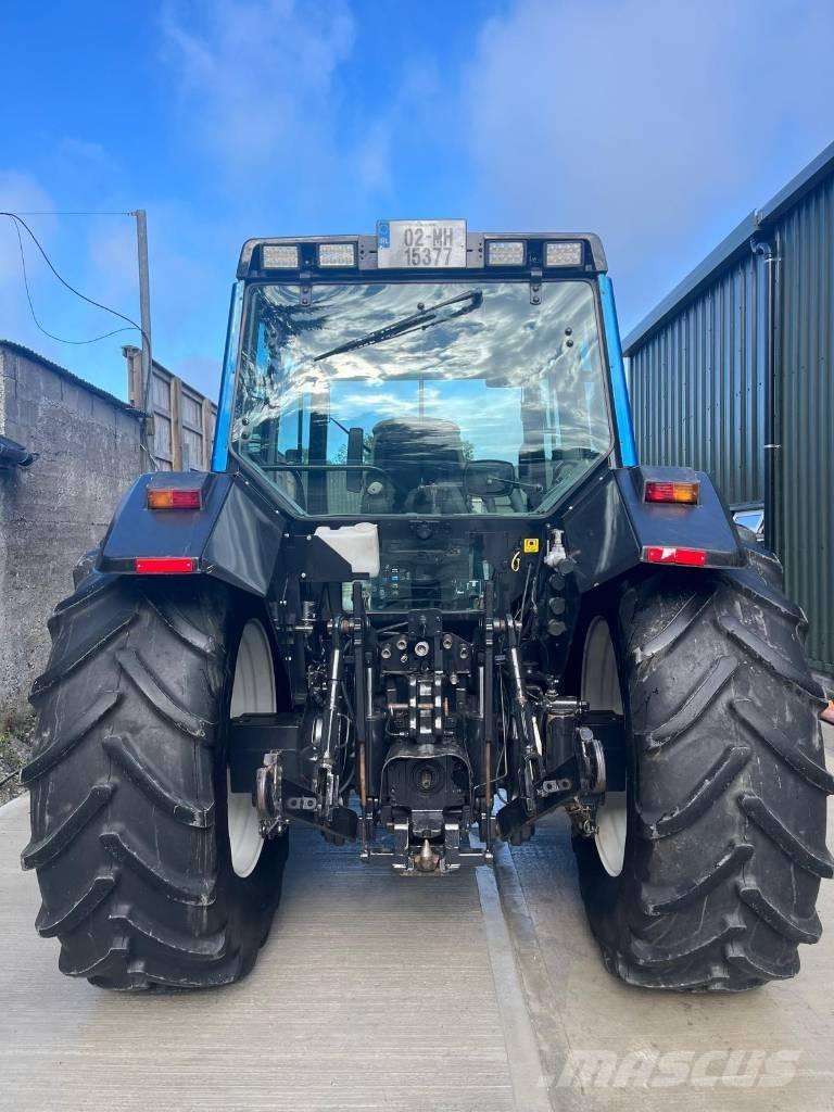 Valtra 8950 HiTech 4 曳引機