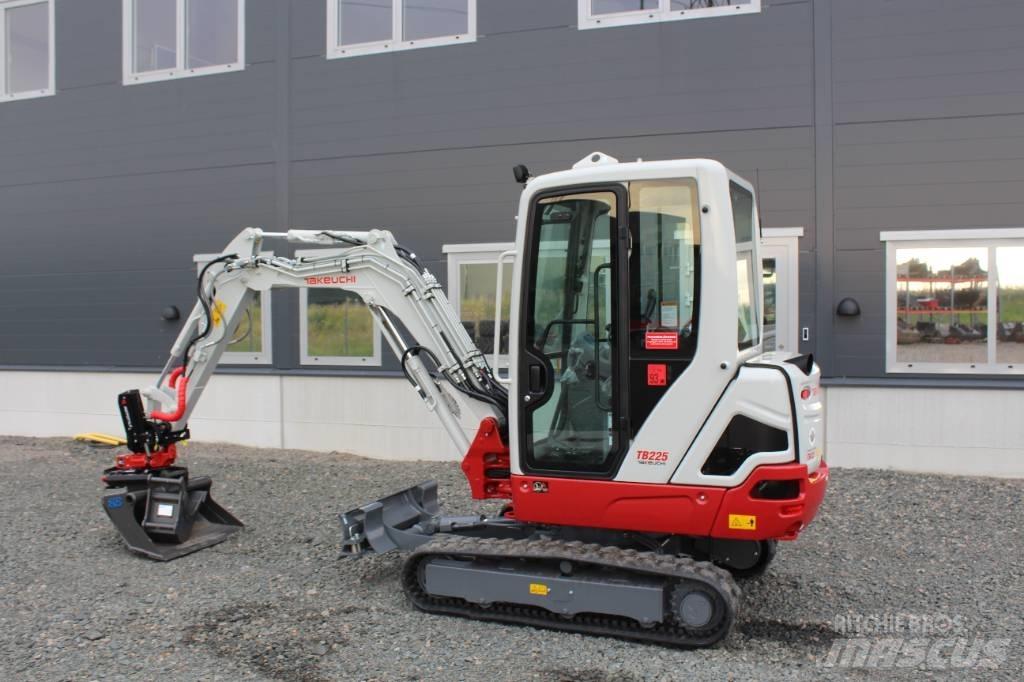 Takeuchi TB 225 小型挖土機/掘鑿機<7t(小型挖掘機)