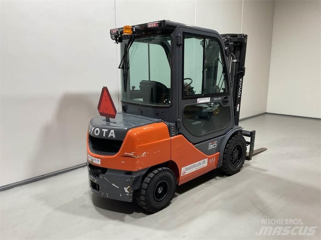 Toyota 52-8FDF30 柴油卡車
