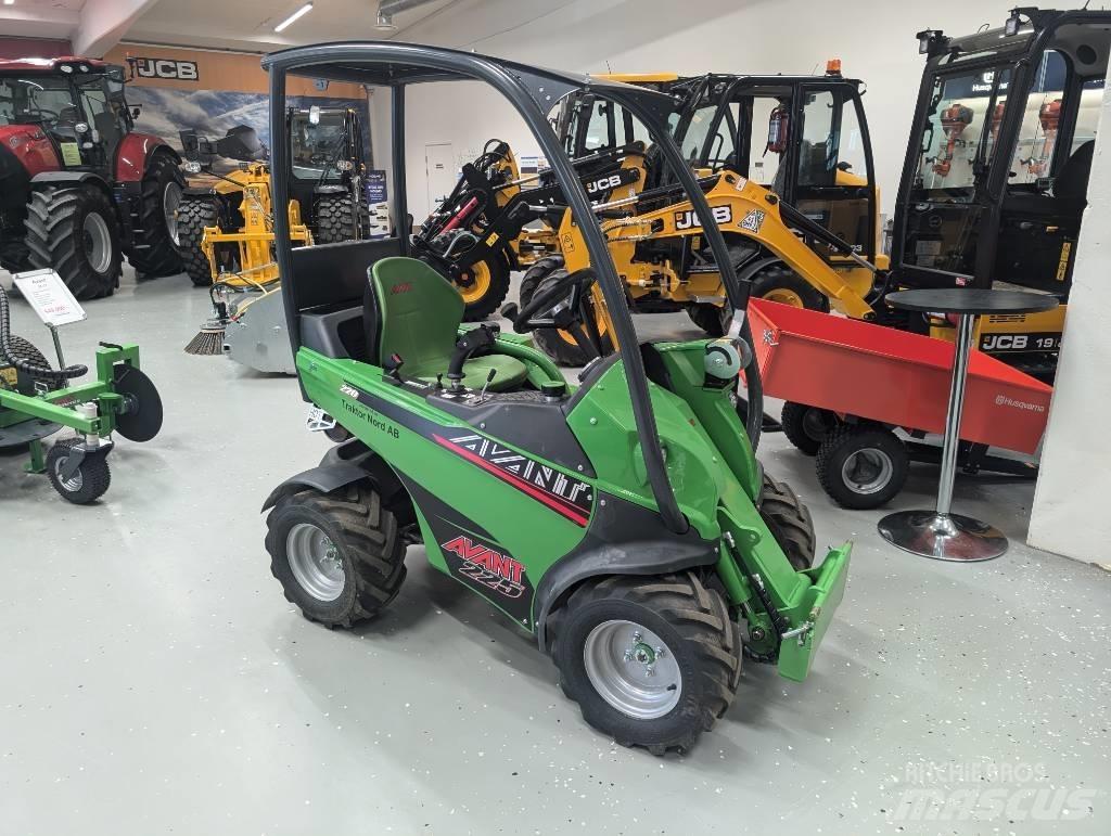 Avant 220 多功能裝載機