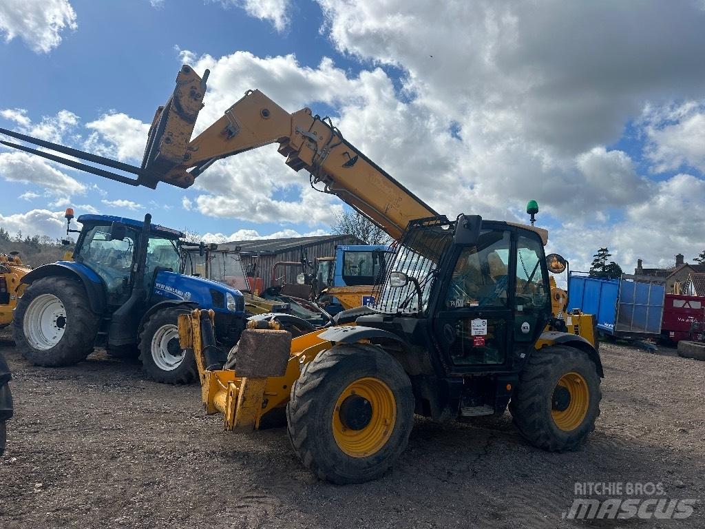 JCB 533-105 伸縮臂操作車
