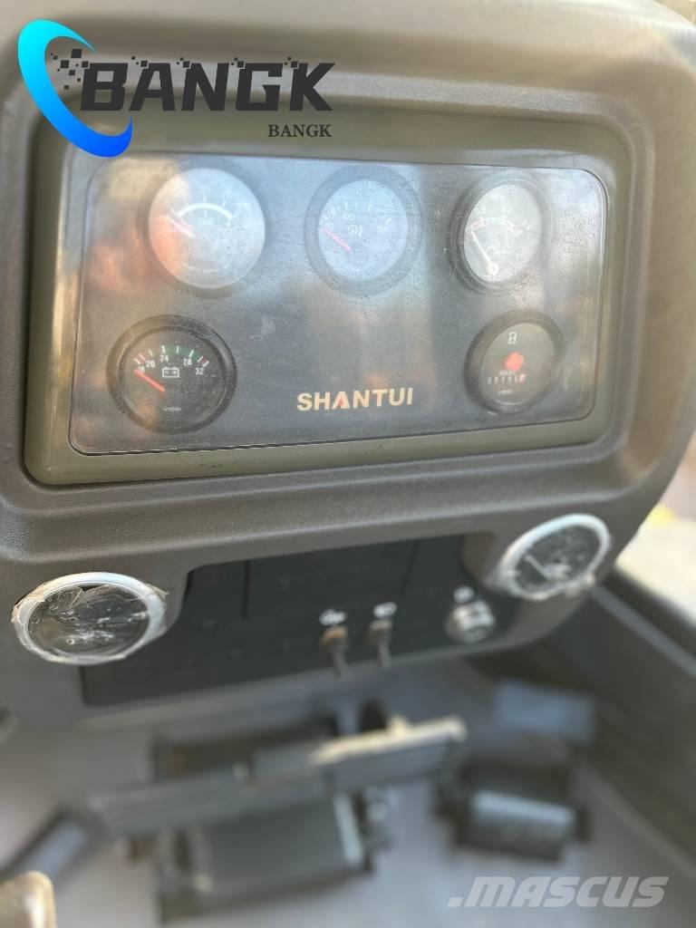 Shantui SD 16 履帶推土機