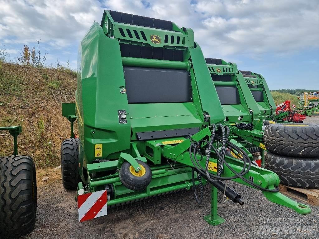 John Deere V461M 圓型牧草打包機