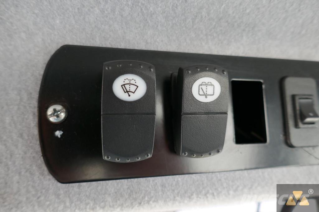 CAT CB13 雙輪滾壓機