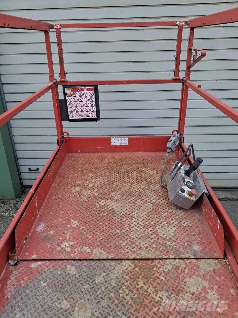 SkyJack SJ III 4632 剪式升降機