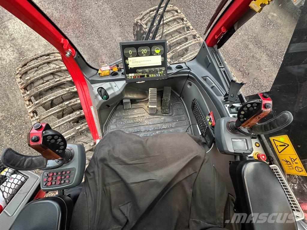 Komatsu 911 收穫機