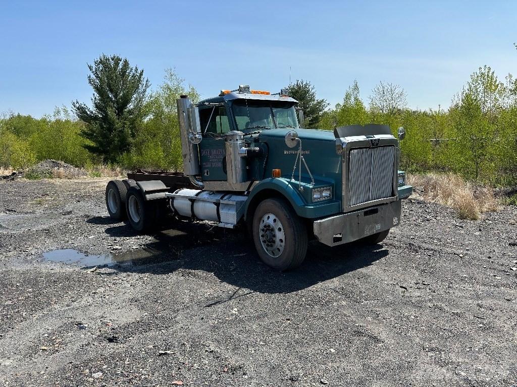Western Star 4964FX 曳引機組件