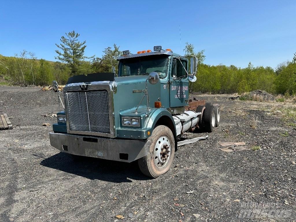 Western Star 4964FX 曳引機組件