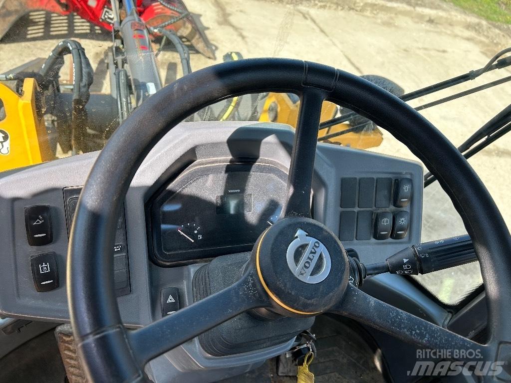 Volvo L 35 G 輪胎式裝載機