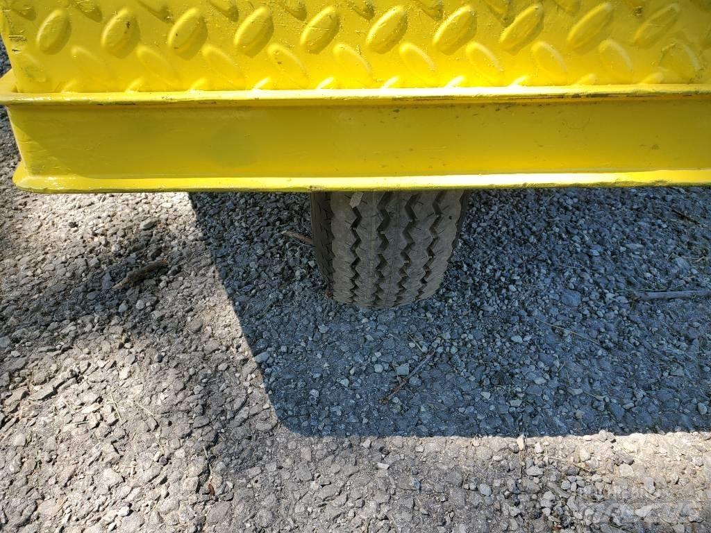 Cushman Minute Miser 牽引車