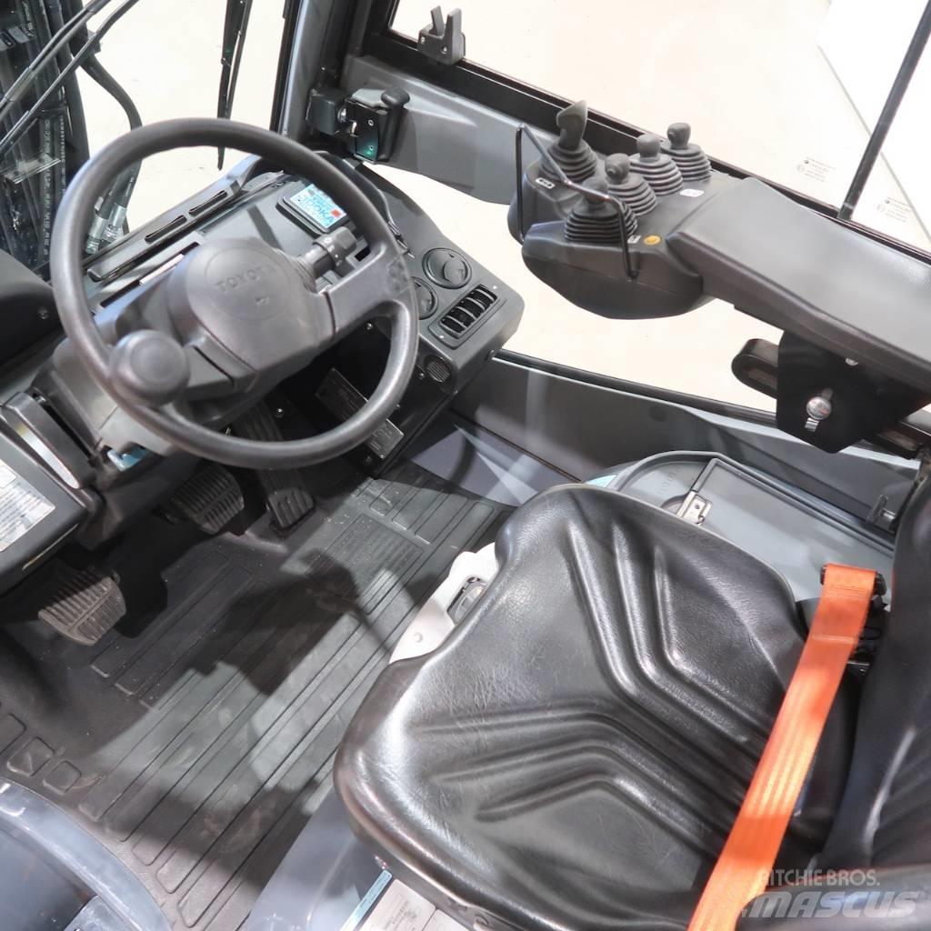 Toyota 02-8FGJF35 液化石油氣LPG卡車