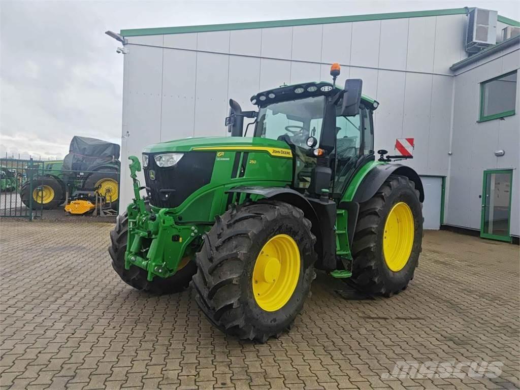 John Deere 6R 250 曳引機