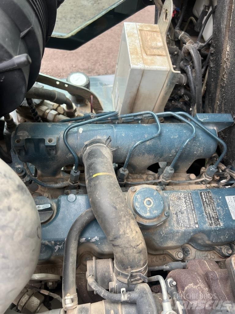 GiANT V 6004 T 多功能裝載機