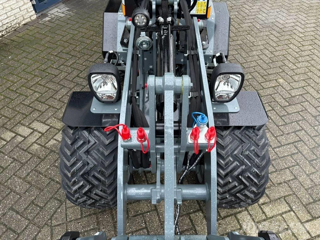Giant G1500L Xtra 小型裝載機