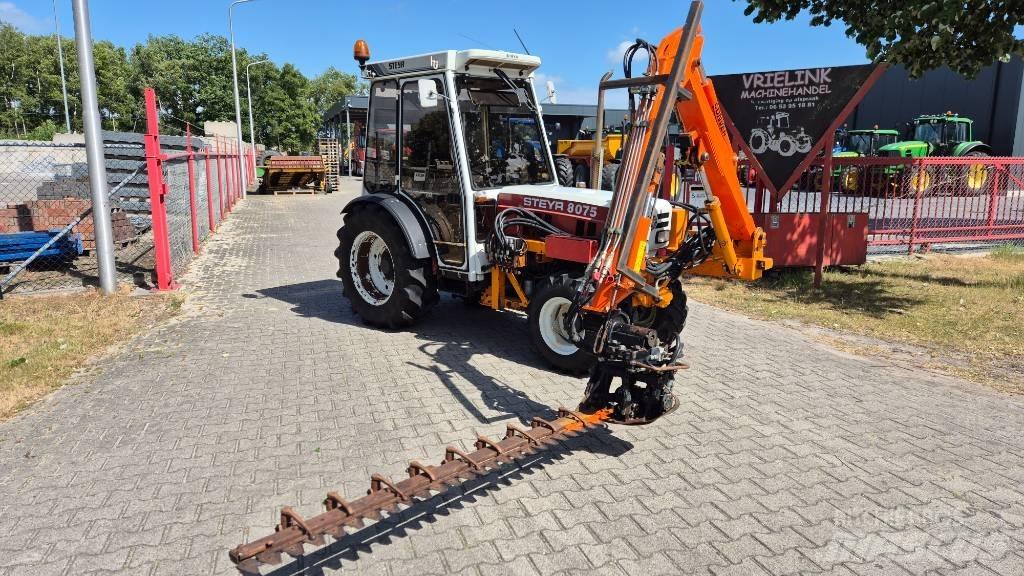 Steyr 8075 曳引機