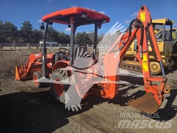 Kubota B26 反鏟裝載機