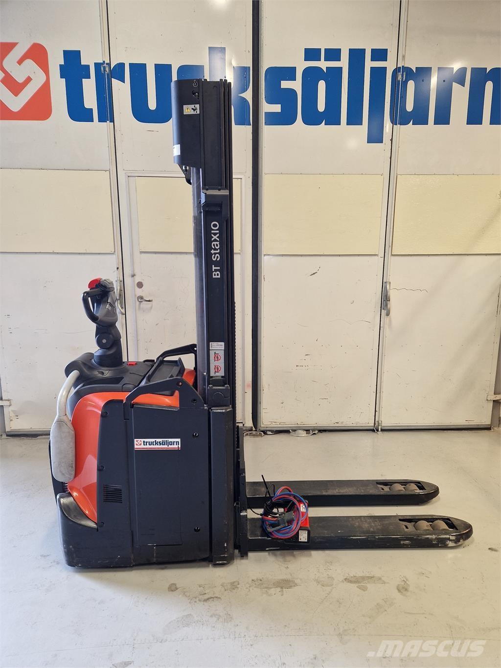 Toyota SPE120L 自走式堆積機