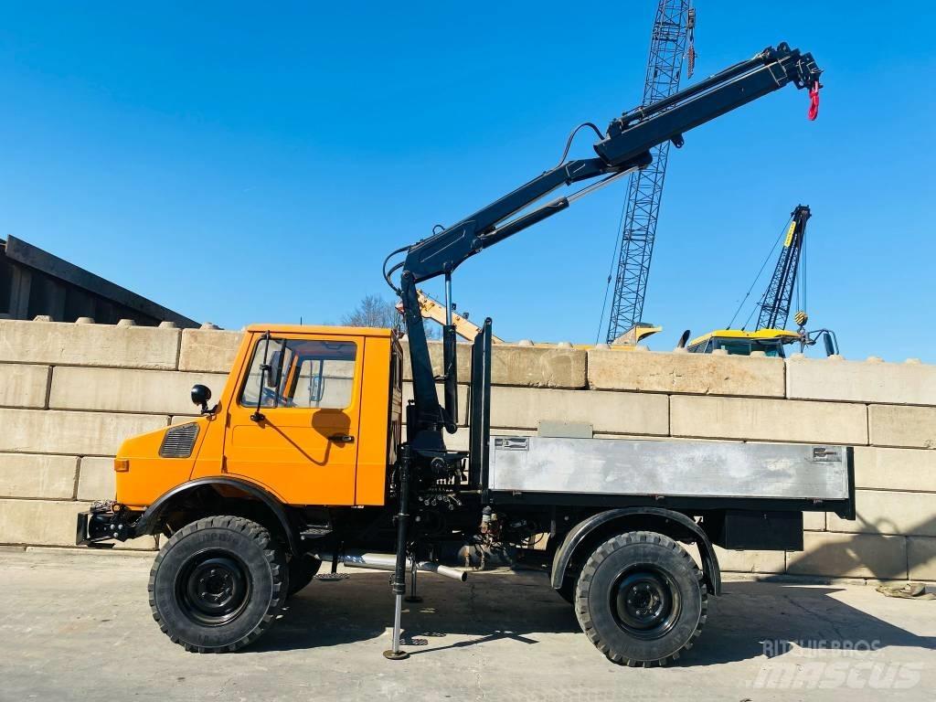 Mercedes-Benz u1000 起重機卡車