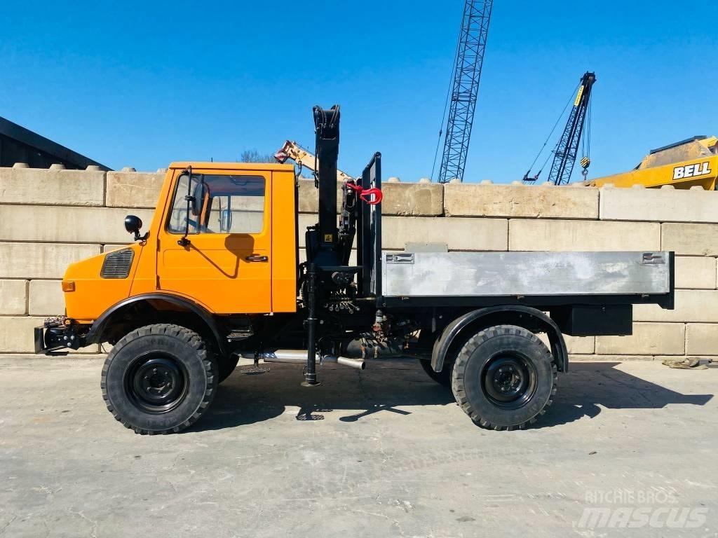 Mercedes-Benz u1000 起重機卡車