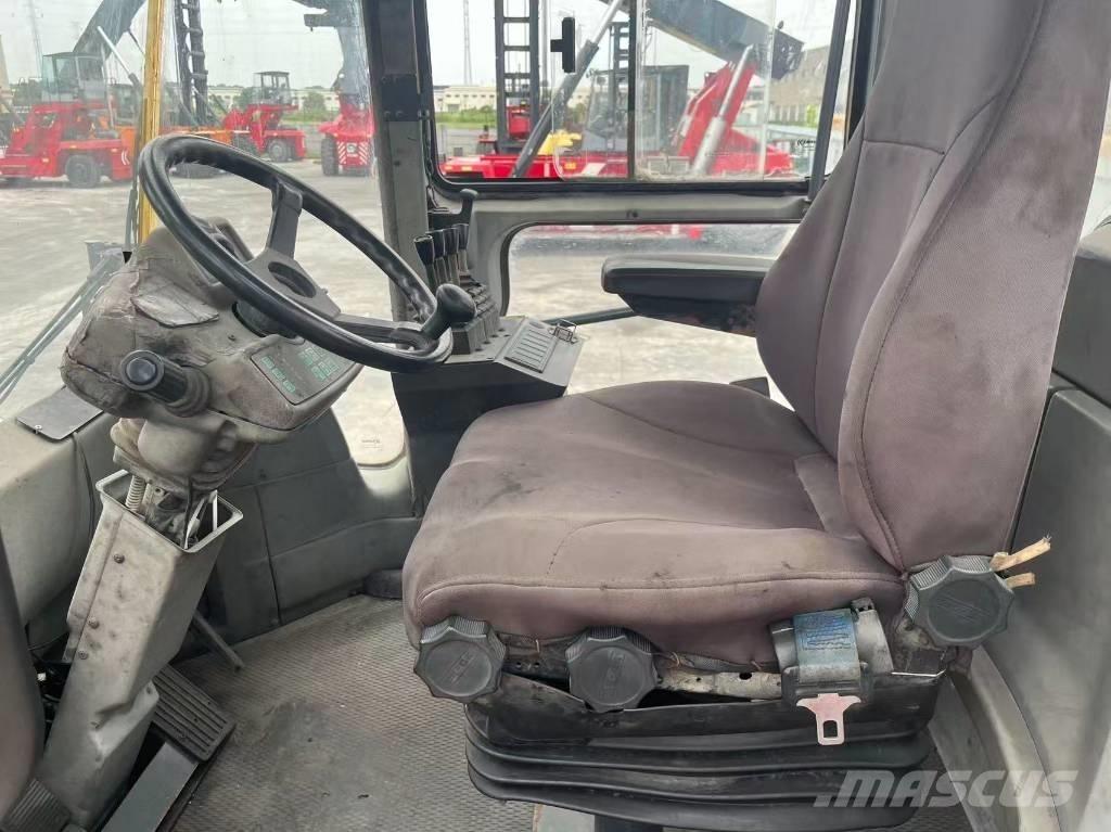 Kalmar DCF 300-12 柴油卡車