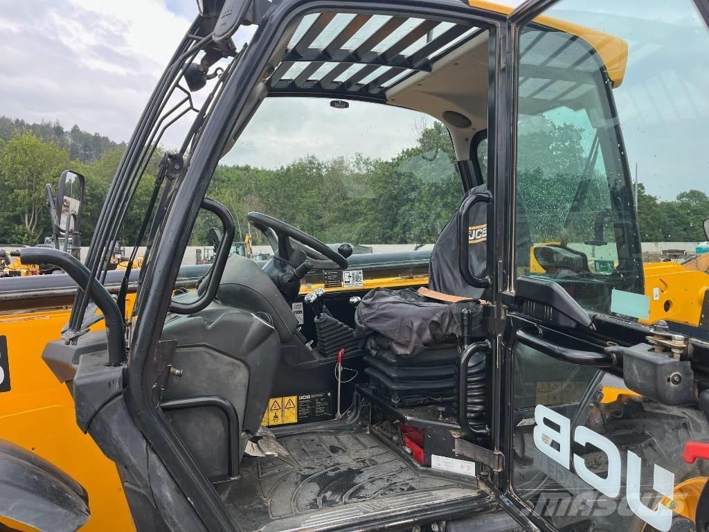 JCB 540-140 伸縮臂操作車
