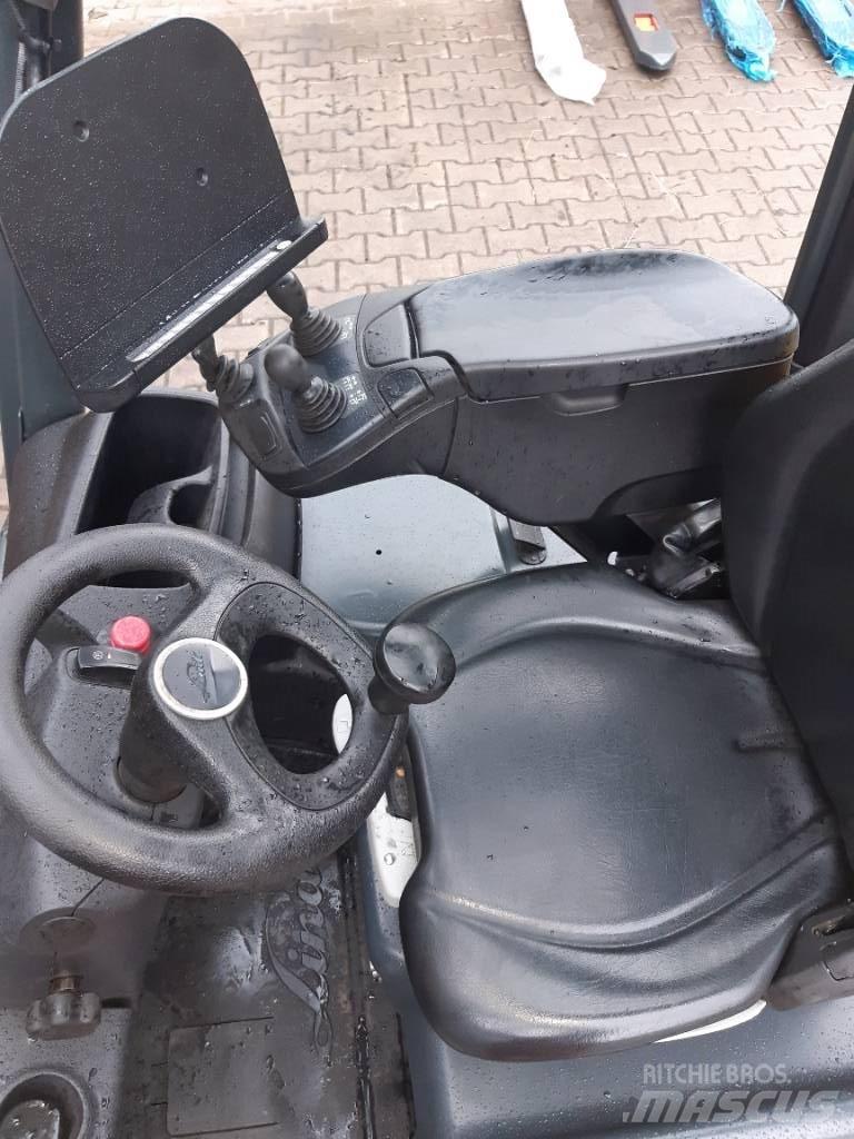 Linde E 12 電動堆高機