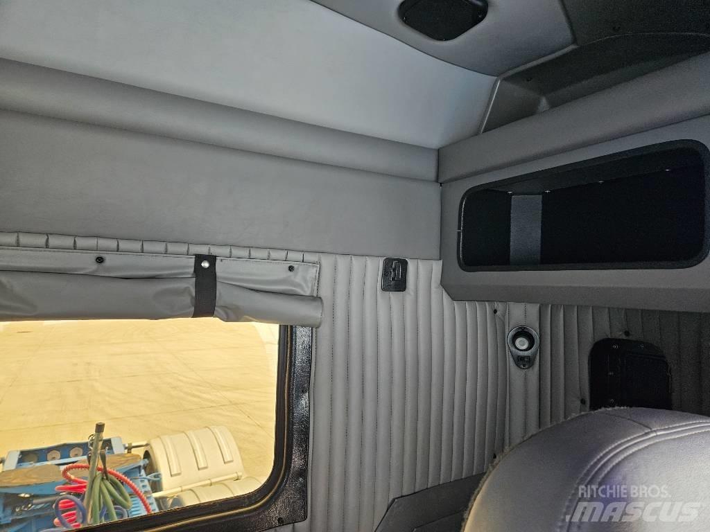 Kenworth W 900 曳引機組件
