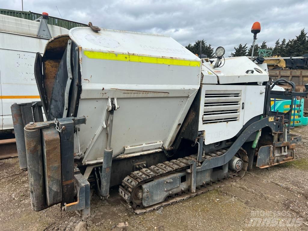 Bomag BF 223 C 瀝青攤舖機/鋪路機