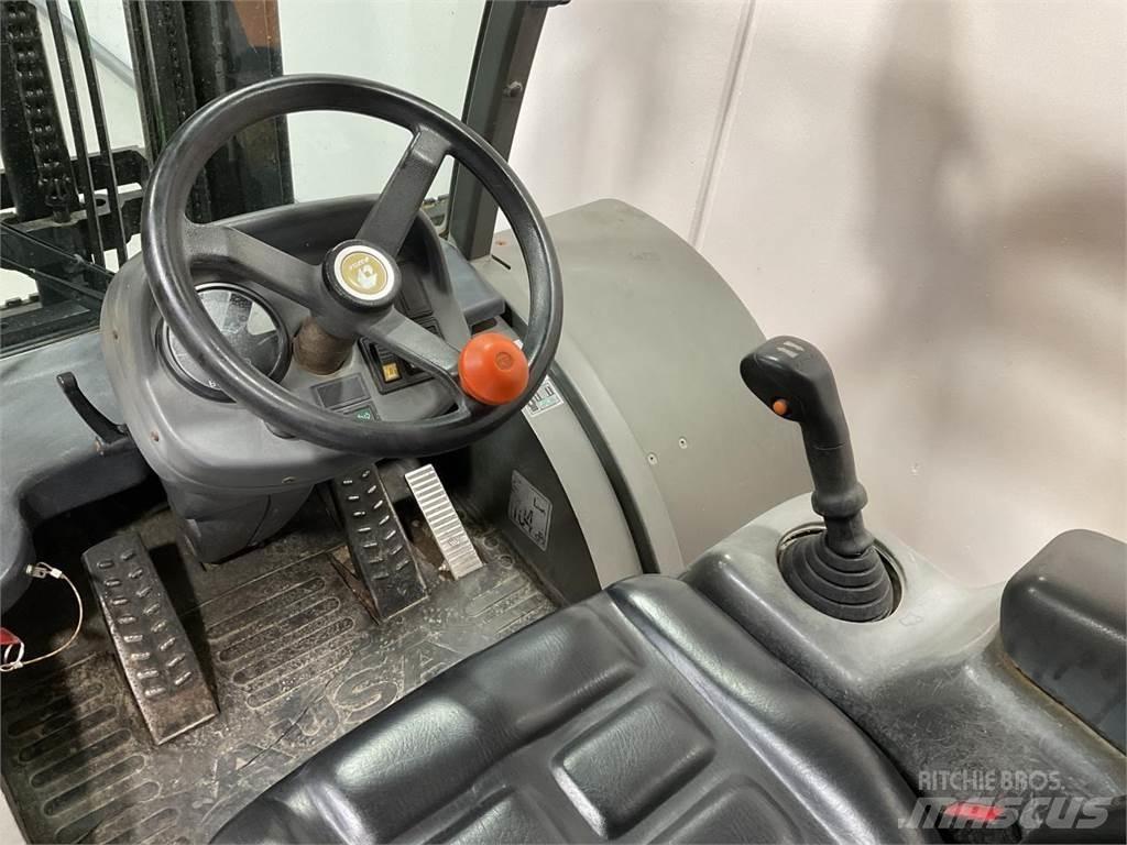 Ausa C250 HX4 柴油卡車