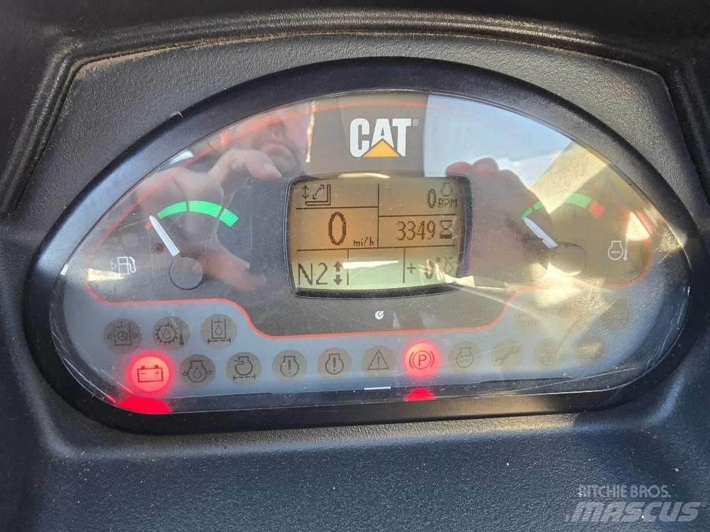CAT TH337C 伸縮臂操作車