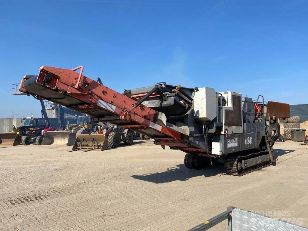 Sandvik QJ 241 移動式壓碎機