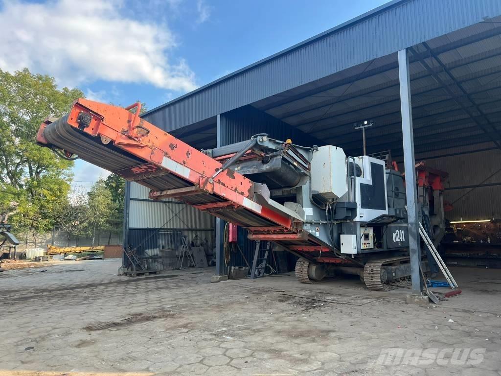 Sandvik QJ 241 移動式壓碎機