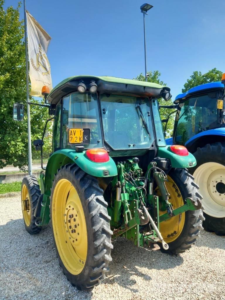 John Deere 5820 曳引機